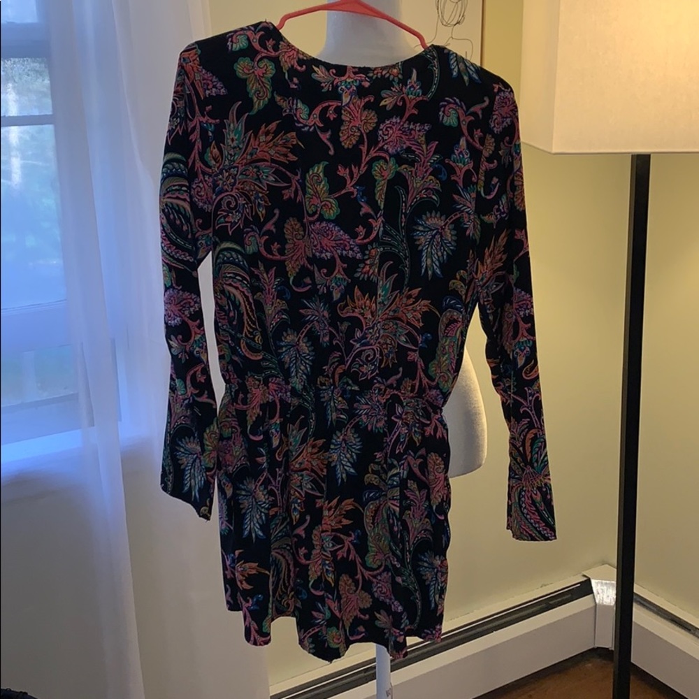 Beautiful patterned romper - Picture 5 of 6